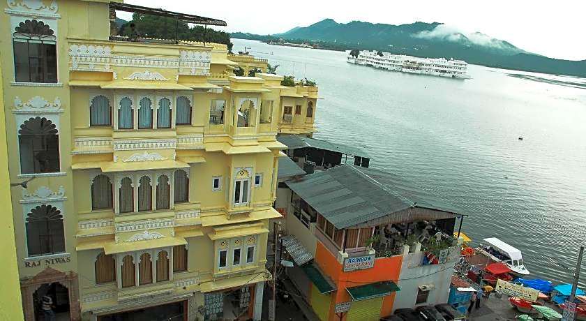 Raj Niwas Hotel