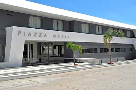 Piazza Hotel