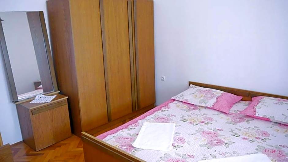 Cozy 1 bedroom apartment with sea view