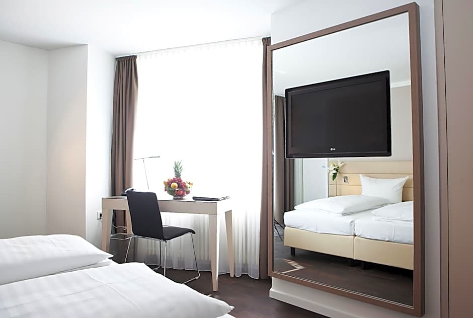 Manhattan Hotel