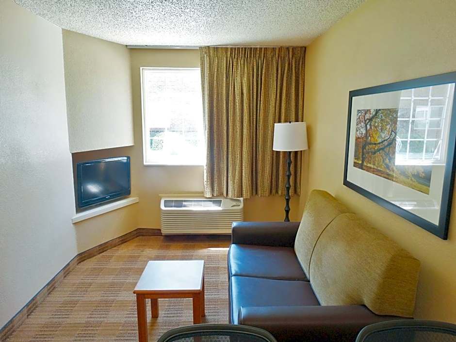 Extended Stay America Select Suites - Providence - Airport