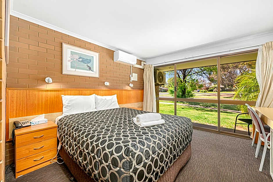 Photo 1 of 3 of Standard 1 Queen Bed, No Pets