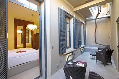 Two-Bedroom Apartment at Villa Annette