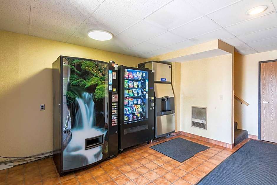 Motel 6-Eau Claire, WI