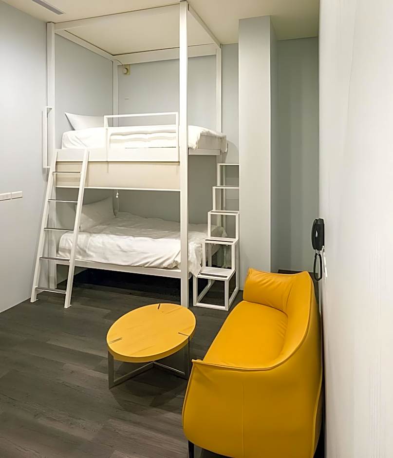 PLACE X Hotel
