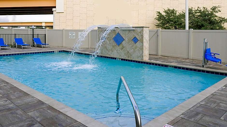 Holiday Inn Express & Suites Tampa East - Ybor City By IHG