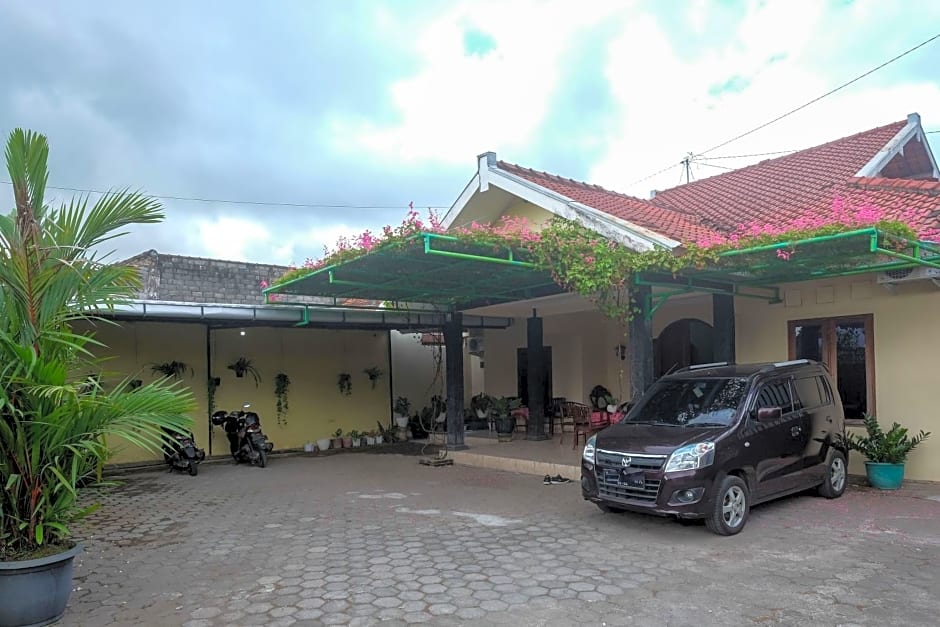 RedDoorz near Candi Ratu Boko 2