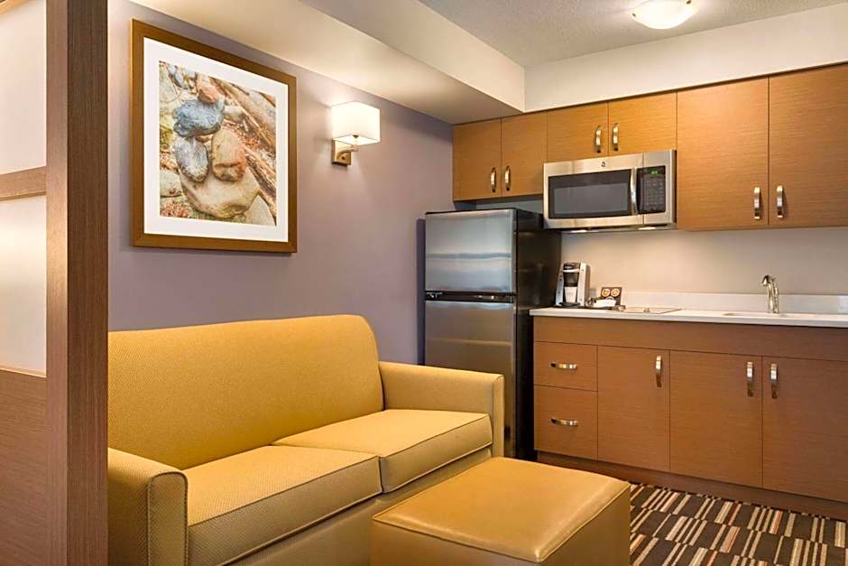 Microtel Inn & Suites by Wyndham Oyster Bay Ladysmith