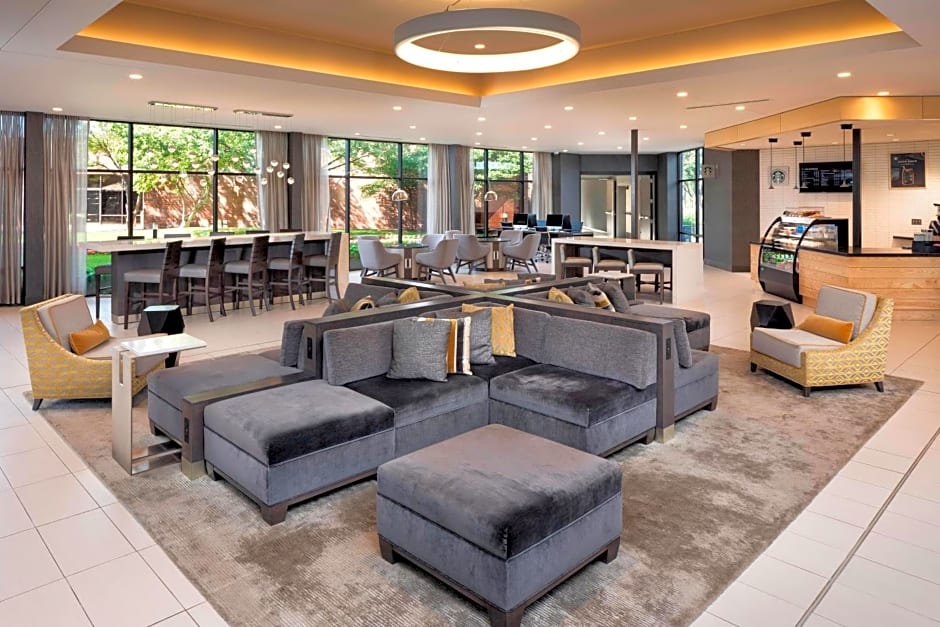 Delta Hotels by Marriott Minneapolis Northeast