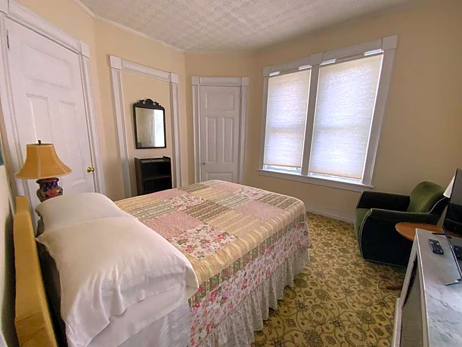 Fort Pl B&B and Gallery
