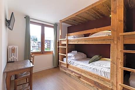 Mixed Dormitory Room