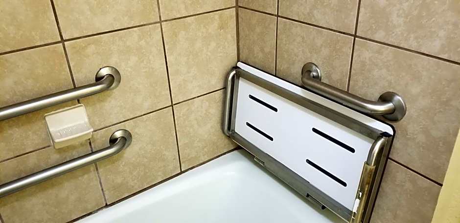 Days Inn by Wyndham Cocoa Cruiseport West At I-95/524