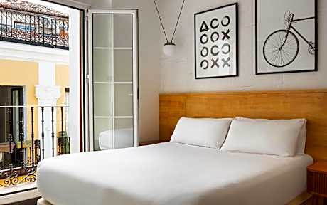 One-Bedroom Apartment with Balcony