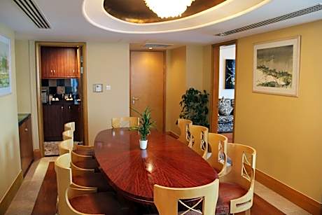 Suite Presidential With Views