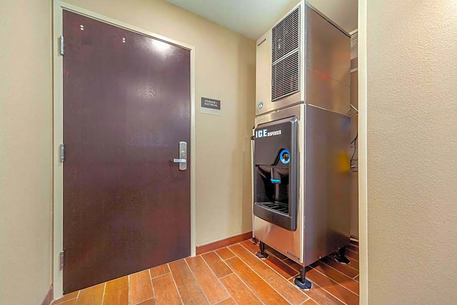 Sleep Inn & Suites Lincoln University Area