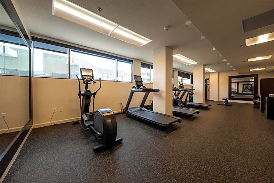 DoubleTree By Hilton Houston Hobby Airport