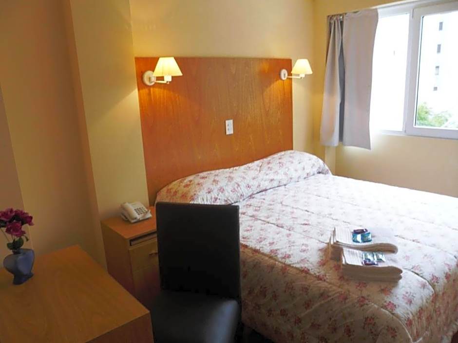 Juramento de Lealtad Townhouse Hotel