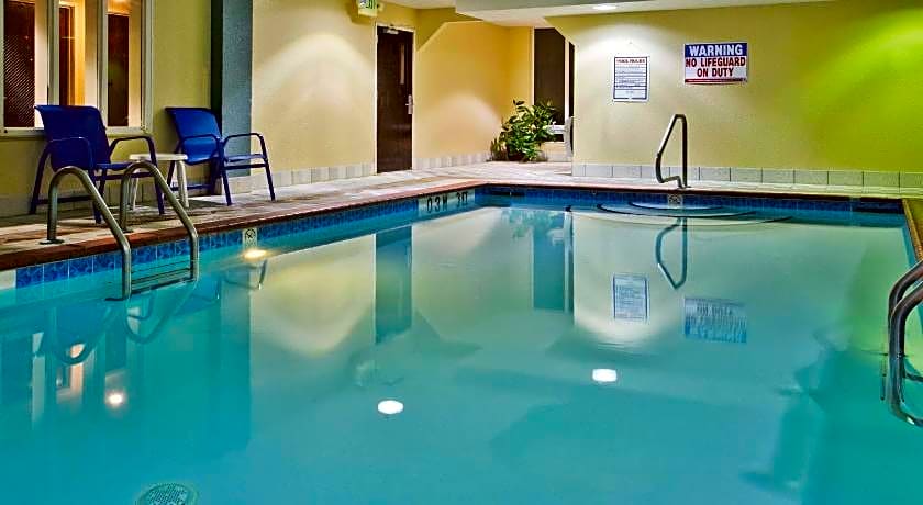 La Quinta Inn & Suites by Wyndham Hot Springs