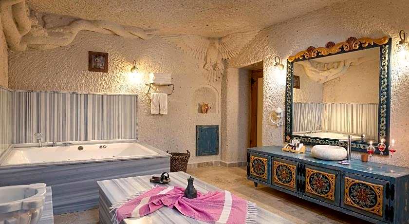 Acer Cave Hotel