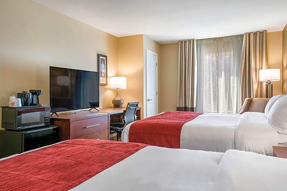 Comfort Inn & Suites Harrisburg - Hershey West