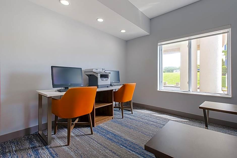 Holiday Inn Express Hartford Newington By IHG