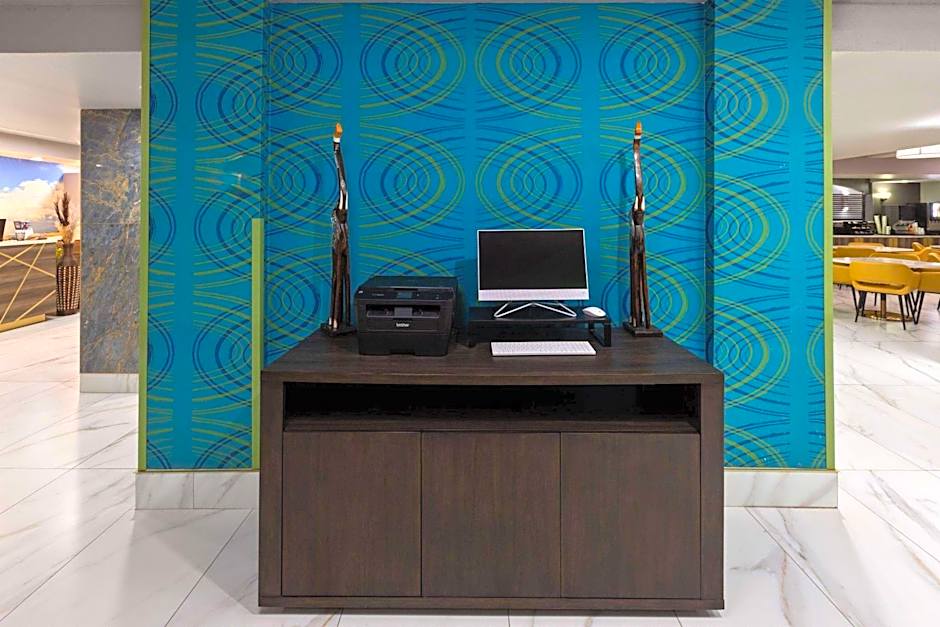 La Quinta Inn & Suites by Wyndham Olathe