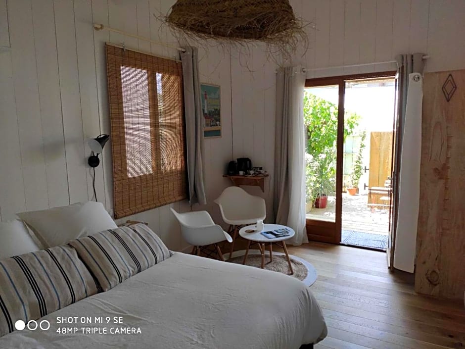 Centre Cap-ferret, les chambres du phare, océan