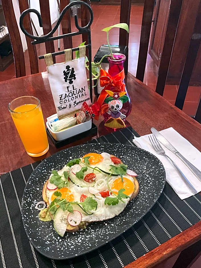 El Zaguán Colonial by GuruHotel