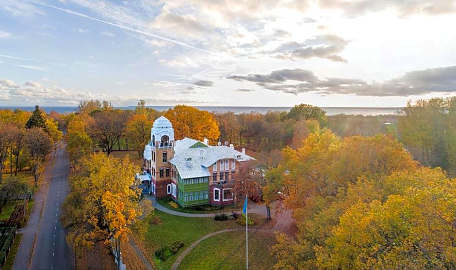 Villa Ammende Restaurant and Hotel