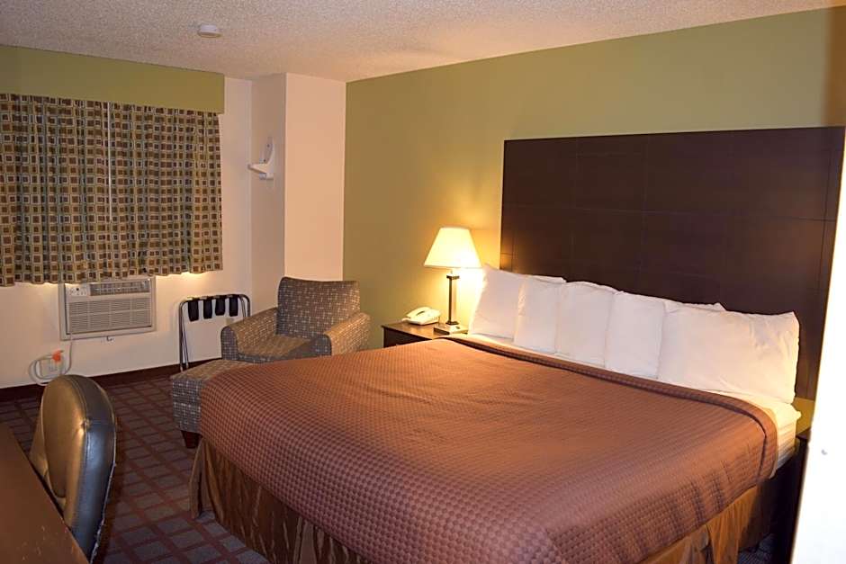 Photo 1 of 9 of 1 King Bed, Mobility Accessible