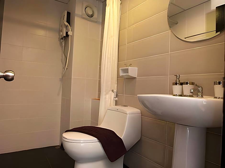 Silver Gold Garden, Suvarnabhumi Airport