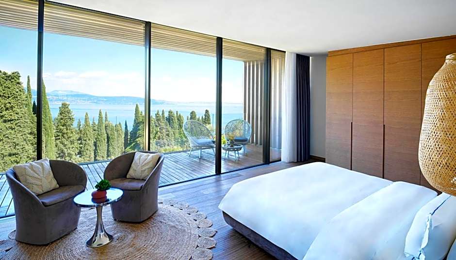 Eden Reserve Hotel