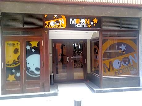 Moon Hostel Bio