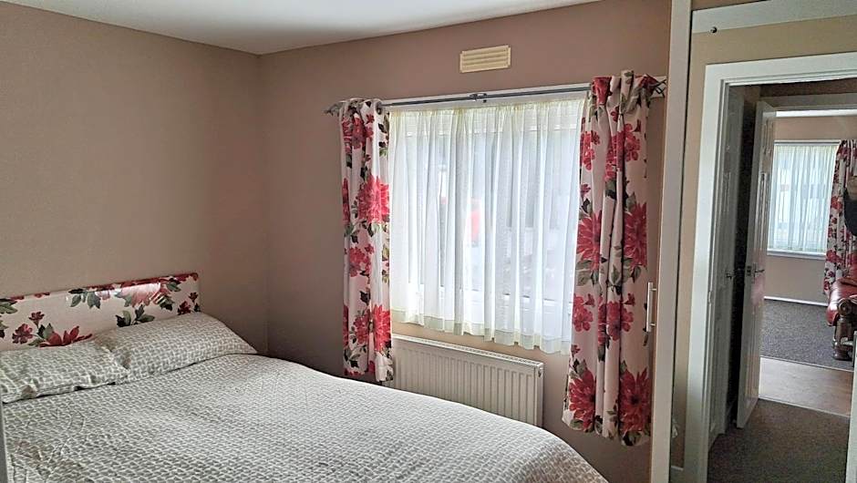 Red Deer Village Holiday Park - 3 Bedroom, Self-Catering Chalet