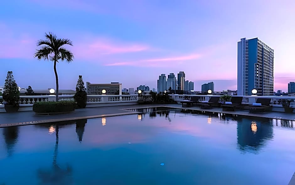 The Niran Grand Hotel