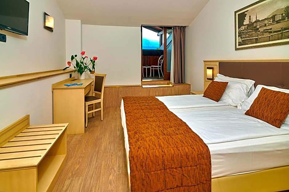 Hotel Europa - Skypool & Panorama