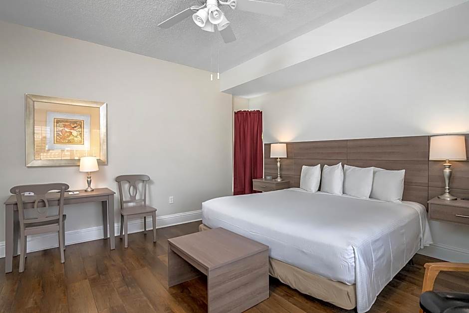 Naples Park Central Hotel