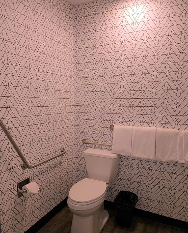 Sternwheeler Hotel & Conference Centre, Trademark by Wyndham