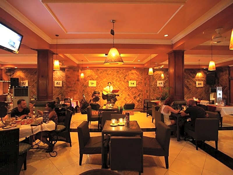 Maxi Hotel & Spa