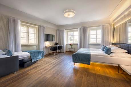 Junior Suite with City View