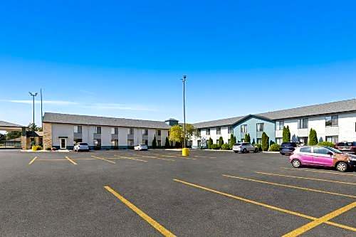 Clarion Pointe Racine - Mount Pleasant