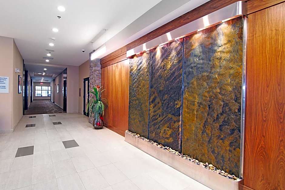 Holiday Inn Express and Suites Calgary University By IHG