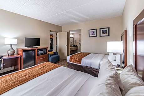 One-Bedroom Suite with Two Double Beds - Non-Smoking