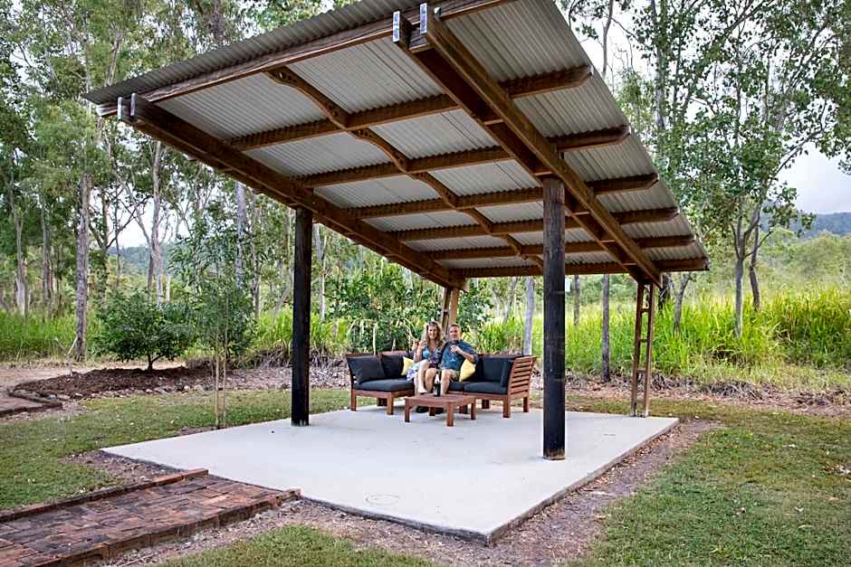 Airlie Beach Eco Cabins - Adults Only