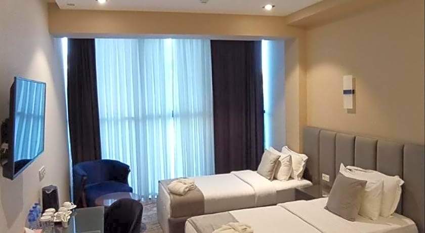UNIQUE HOTEL