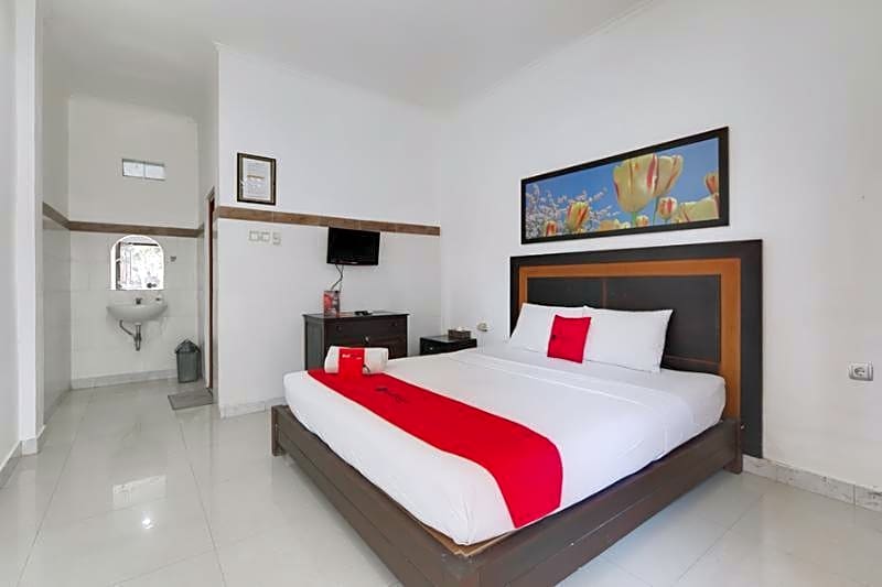 RedDoorz near Stadion Kompyang Sujana Bali
