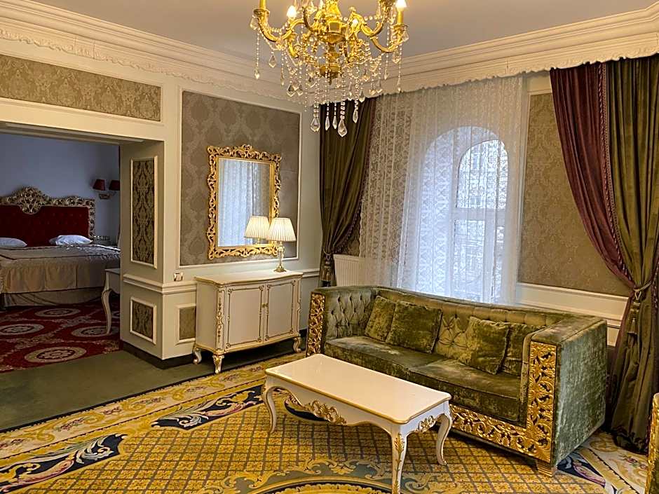 Royal Grand Hotel