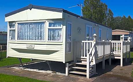 Caravan 6 Berth North Shore Holiday Centre with 5G Wifi
