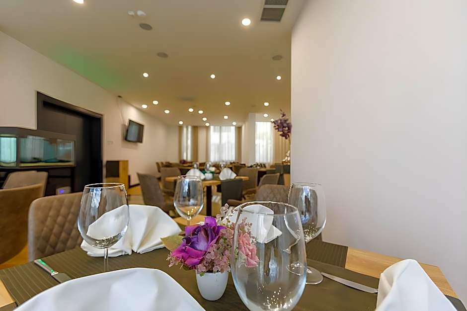 Blue Star Luxury Hotel 4*