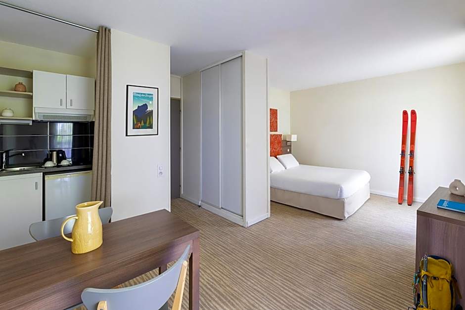 Kyriad ChambÃ©ry Centre - HÃ´tel et RÃ©sidence
